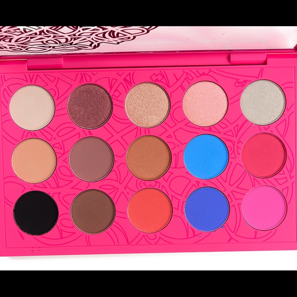 MACXElseed Cicero Eyeshadow Palette